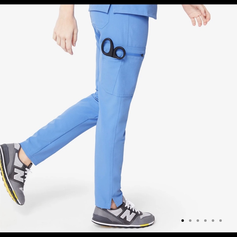 YOLA XS figs skinny leg scrub pant